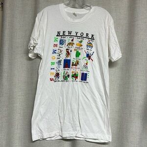 VINTAGE white graphic T shirt top UNISEX New York Memories World Trade center